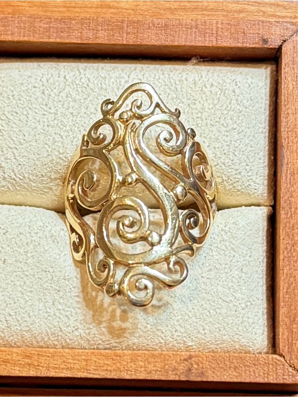 James Avery Gold Swirl Filigree Ring